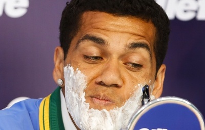 ブラジル代表、ひげそってW杯臨戦態勢？