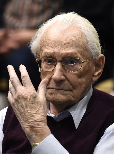 「アウシュビッツの簿記係」死亡 グレーニング被告、96歳