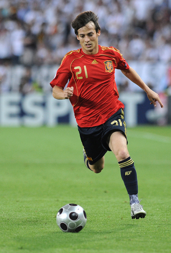 ダビド・シルバ 左足首を手術へ