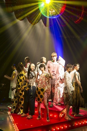 「ヴィヴィアン・ウエストウッド アングロマニア」都内で新作披露、来場ゲストをチェック！