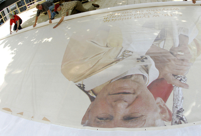 ローマ法王歓迎の準備が進む前法王の故国 - ポーランド