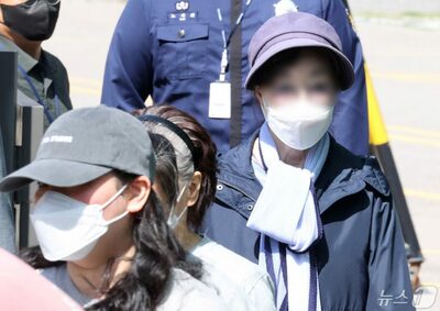 尹大統領の逮捕翌日、スクリーンゴルフ場で目撃された義母…昨年5月仮釈放