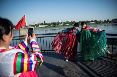 北朝鮮と国境接する観光の町、米朝会談の経済効果に期待 中国遼寧省丹東