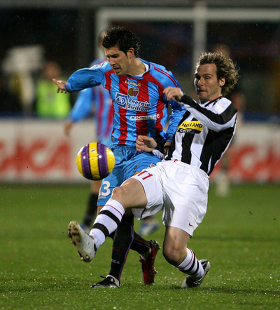 ユベントス アウェーでカターニアと分ける