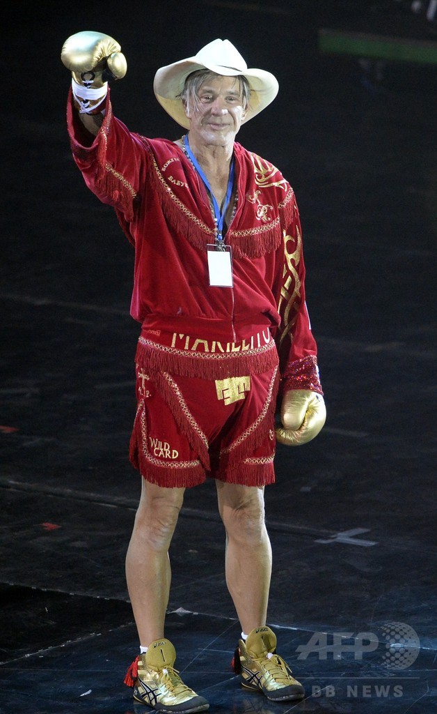 62歳の米俳優ミッキー・ローク、ボクシング復帰戦で勝利