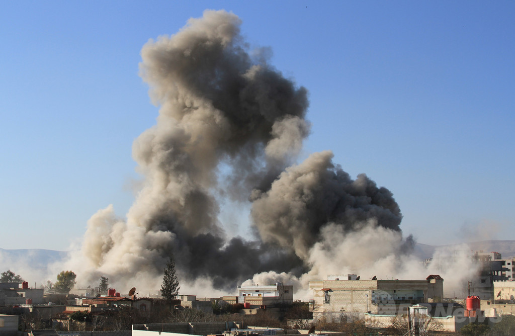 シリア「たる爆弾」攻撃、5日で246人死亡 NGO発表 シリア「たる爆弾」攻撃、5日で246人死亡 NGO発表