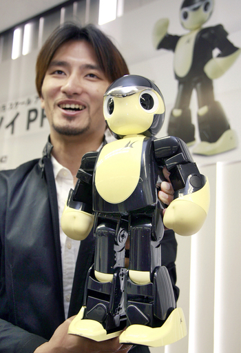 京商、最新型ヒューマノイドロボット「マノイPF01」を発表 写真5枚 国際ニュース：AFPBB News