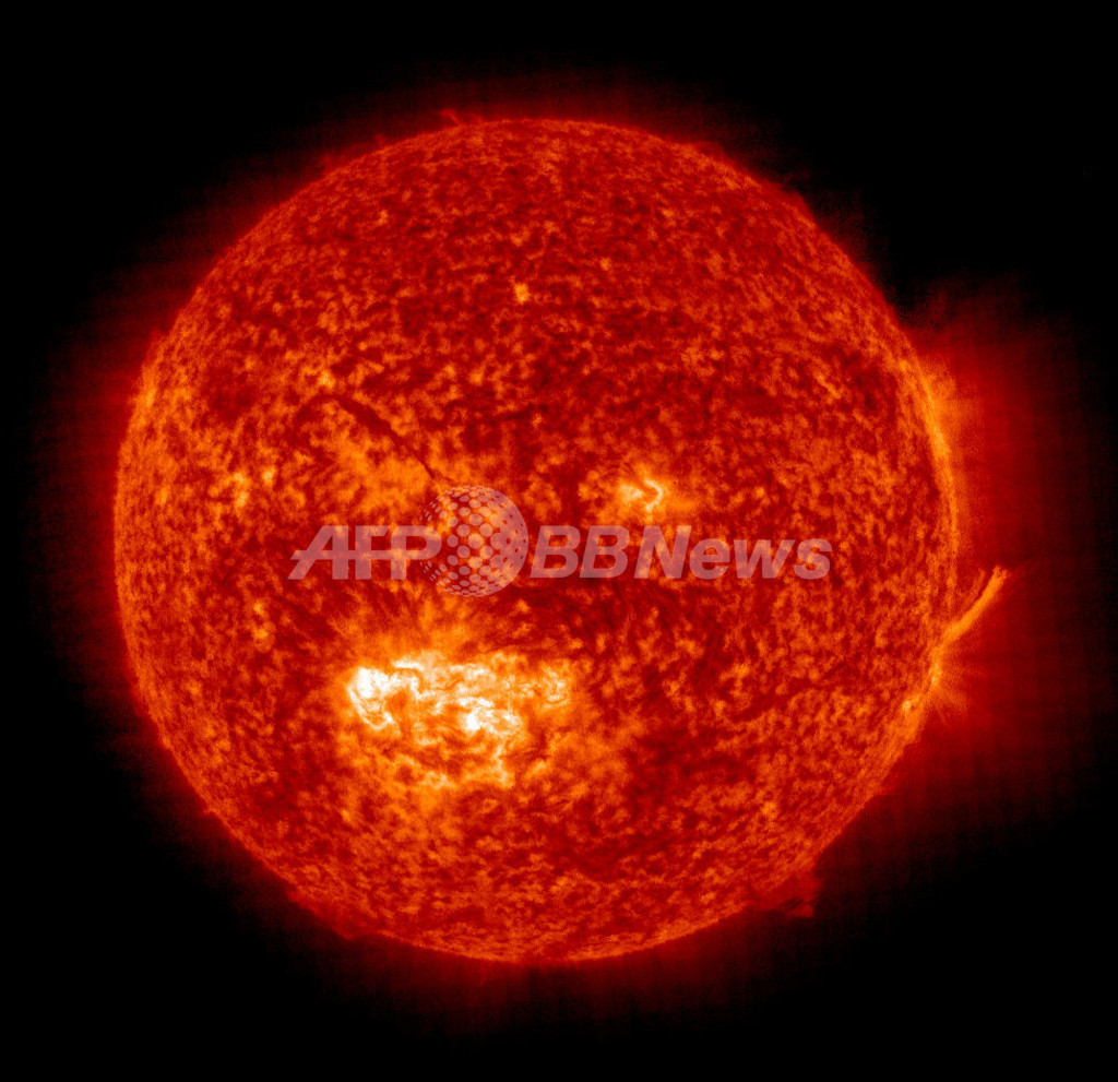 NASAが大型の太陽黒点群を観測、巨大フレア発生の可能性も NASAが大型の太陽黒点群を観測、巨大フレア発生の可能性も