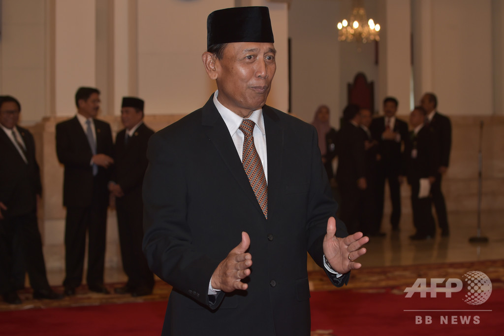 インドネシア治安担当相、刺される 襲撃犯はISに感化された過激派か インドネシア治安担当相、刺される 襲撃犯はISに感化された過激派か