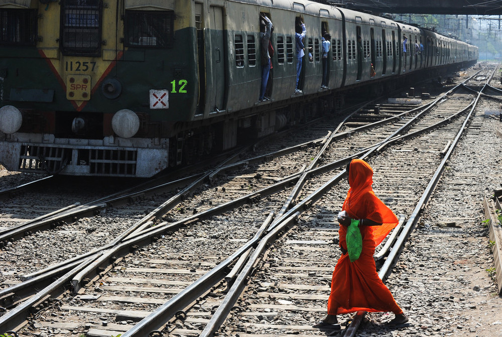 列車のトイレで生まれ線路上に落下 赤ちゃんが生還 インド 写真1枚 国際ニュース Afpbb News