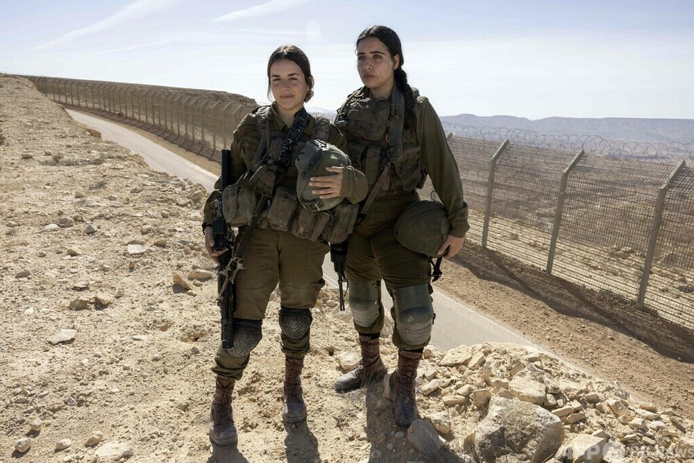 軍人　女性 