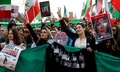 フランス・パリで行われた、イラン政府に抗議するデモ。イラン革命から44年の記念日に（2023年2月11日撮影）。(c)Geoffroy VAN DER HASSELT / AFP
