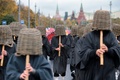 ロシアの首都モスクワで開催された世界青年学生祭典のオープニングパレード。ロシア国営タス通信の提供写真（2017年10月14日撮影、公開）。(c)AFP/TASS/WORLD FESTIVALS OF YOUTH AND STUDENT