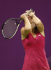 女子テニス、ソニー・エリクソン・チャンピオンシップ（%%Sony Ericsson Championships - Doha 2009%%）シングルス準決勝。大会第7シードのヴィーナス・ウィリアムス（%%Venus Williams%%、米国）は、大会第8シードのエレナ・ヤンコビッチ（%%Jelena Jankovic%%、セルビア）と対戦。ヴィーナスは5-7、6-3、6-4で勝利し、決勝に進出した。写真は試合に敗れ落胆するエレナ・ヤンコビッチ。（2009年10月31日撮影）(c)AFP/KARIM JAAFAR