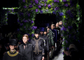 フランス・パリ市内で発表されたジバンシィ（GIVENCHY）の11/12年秋冬コレクション（2011年3月6日撮影）。(c)AFP/Francois Guillot