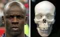 写真は20日の内覧会で公開されたサッカー選手リリアン・テュラム（%%Lilian Thuram%%）の顔型を基に作られた頭蓋骨（右）。(c)AFP/FRANCOIS GUILLOT