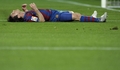 09-10スペイン1部リーグ第24節、FCバルセロナ（%%FC Barcelona%%）対マラガ（%%Malaga CF%%）。試合はバルセロナが2-1で勝利した。写真は仰向けの状態でピッチに倒れるFCバルセロナのリオネル・メッシ（%%Lionel Messi%%）。（2010年2月27日撮影）(c)AFP/LLUIS GENE