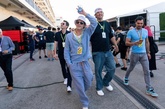 ブラッド・ピットさん、F1米国GPフリー走行を観戦