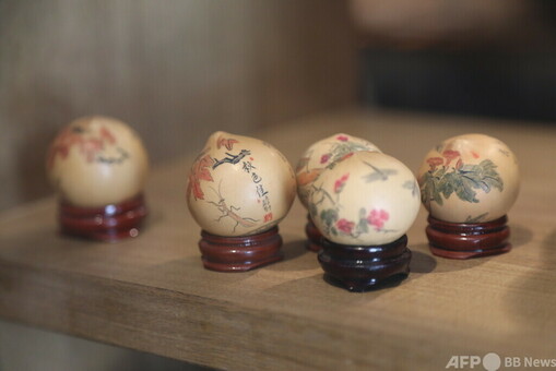 写真特集】ひょうたん、ヤシの実、繊細な彫刻技術を伝承 中国