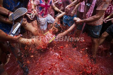 スペインのトマト祭り、今年からチケット制に 写真2枚 国際ニュース