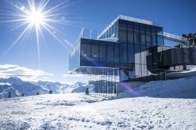 007 スペクター』ロケ地のスキーリゾートが熱い 写真4枚 国際ニュース