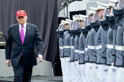 トランプ氏、歴代指導者の政策を改めて批判 陸軍士官学校卒業式で演説