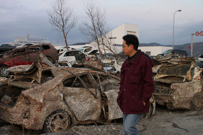 東日本大震災、遺族の心情を思いやる捜索者たち