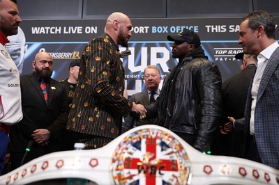 フューリーがホワイトを警戒 会見では緊張走る場面も