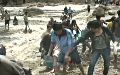 インド、ヒマラヤ山岳地帯で鉄砲水 60人死亡