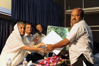 駆除数8万匹超！今年の「ネズミ退治王」が決定 バングラデシュ