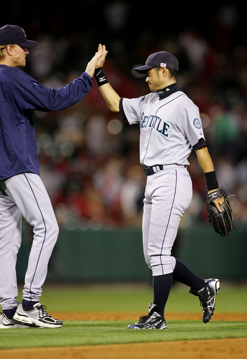 イチロー 連続試合安打を21に伸ばす