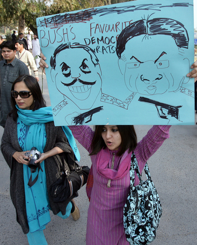 ムシャラフ大統領続投が事実上確定、再選無効の申し立て全棄却