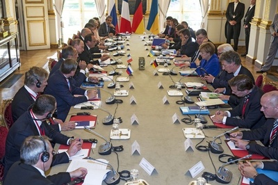 ウクライナの親露派、戦車撤収開始と発表 かつてない和平の兆し