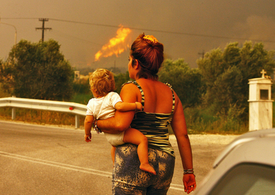 ギリシャの山火事、7人を放火容疑で正式に逮捕　組織的な放火か