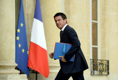 仏首相、国内モスクへの海外資金の一時禁止に前向き