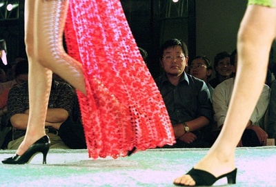 ハニートラップ？ オランダの駐中国大使、女性職員と情事で停職