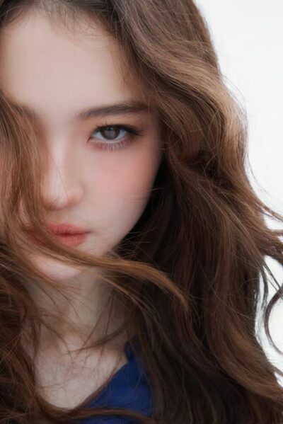 MEOVV、新メンバーELLA公開…9月デビューへカウントダウン