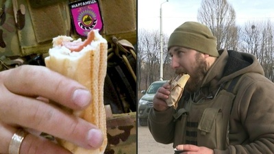 字幕：戦場のホットドッグ、兵士らに人気の軽食 ウクライナ東部