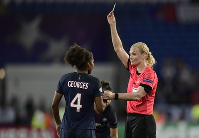 欧州トップリーグ初の女性主審、ブンデス1部でデビュー決定