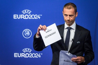 ドイツサッカー連盟会長が辞任 高級時計受け取りが決定打に 写真3枚 国際ニュース Afpbb News