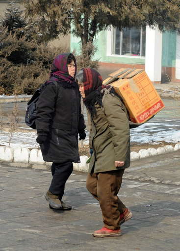 北朝鮮で女性のズボン着用禁止、韓国NGO