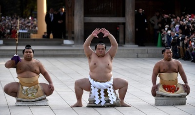新横綱の稀勢の里、明治神宮で奉納土俵入り