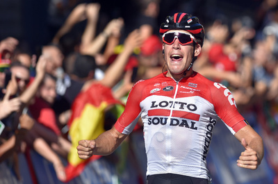 ワライスがスプリント勝負制してブエルタ第18S制覇、イェーツが総合首位を維持