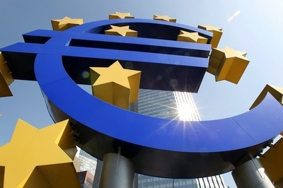 ユーロ圏、ギリシャ国債50％棒引きで合意 包括案まとまる