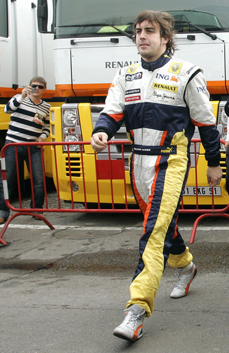 アロンソ ハミルトンに対する人種差別問題にコメント