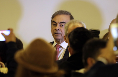 米で逮捕のゴーン被告の逃亡協力者2人、日本が引き渡し請求へ