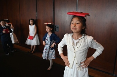 過酷な競争を生き抜くため、子どもをマナー教室に通わせるエリート 中国