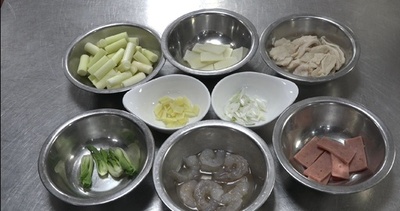 「済南湯菜のチャンピオン」奶湯蒲菜 大明湖畔に生まれた北方の味