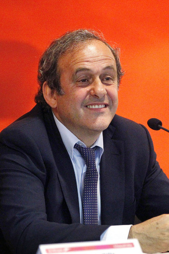 プラティニ会長、審判団の試合中の会話録音を求める