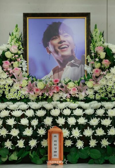 R&B歌手フィソン、コンサート目前の急逝から1年…「犯罪の疑い」確認されず